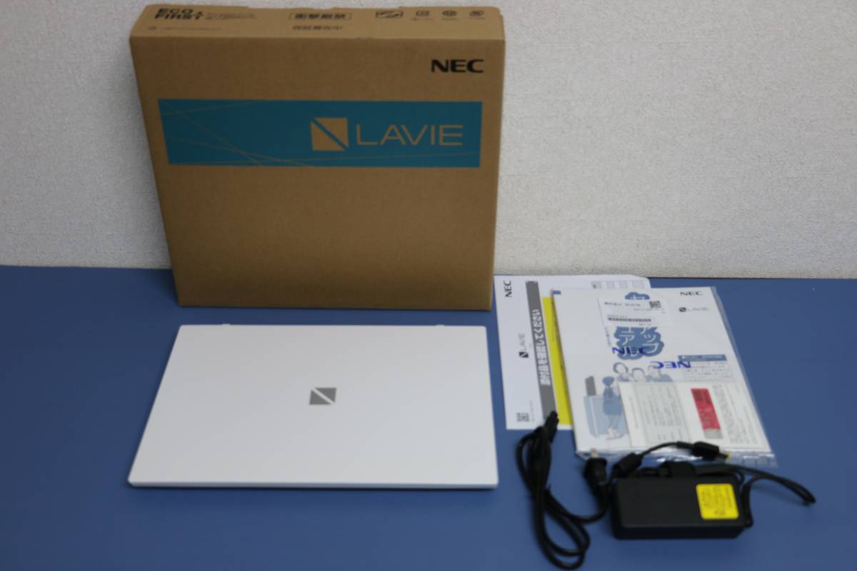 展示美品保証　NEC PC-N1415CAW Windows 11/AMD Athlon Silver 3050U/4GB/SDD256GB/14インチ_画像1