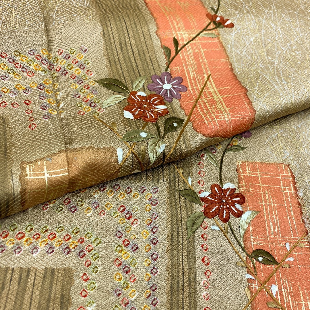 着物月花　刺繍　絞り　品のある花　訪問着　未使用品　正絹　金糸　ki182_画像1