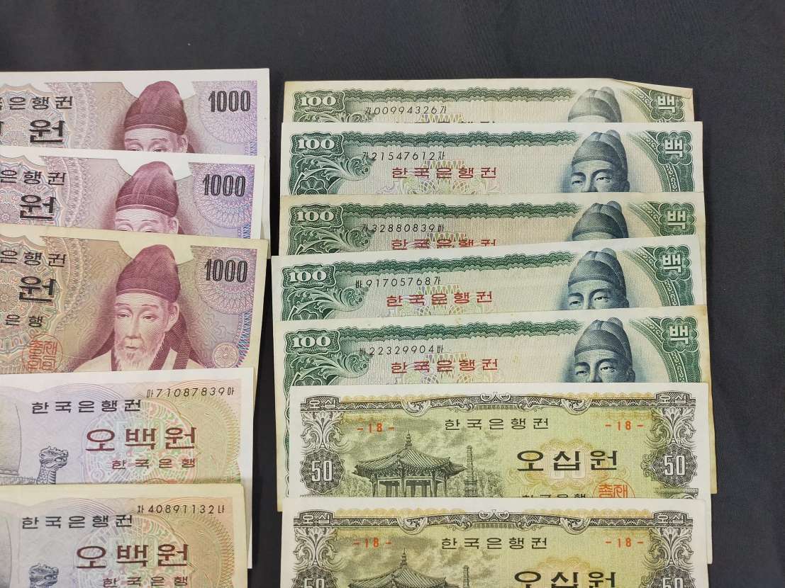 【C9】韓国古紙幣まとめ売り　10ウォン　50ウォン　100ウォン　1ウォン　500ウォン　1000ウォン　10000ウォン　旧紙幣　古紙幣　_画像3