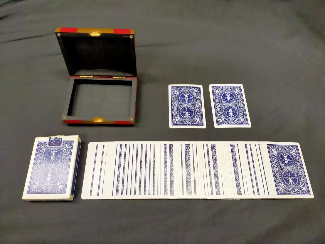 【G331】Double Change Card Box　ダブルチェンジングカードボックス　トランプ　カード　クロースアップ　DVD　ギミック　マジック　手品_画像2