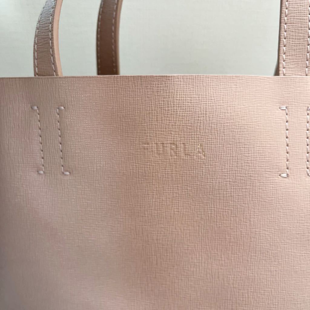 FURLA　フルラ　ハンドバッグ　ベージュピンク　レザー通勤　通学　並行輸入品　ブランドロゴかすれあり　未使用_画像3