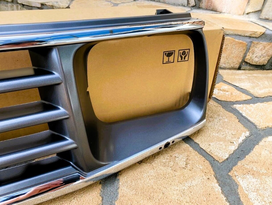 トヨタ 新品】ランクル プラド 70系 メッキ フロント グリル トヨタ 新品】ランクル プラド 70系 メッキ フロント グリル