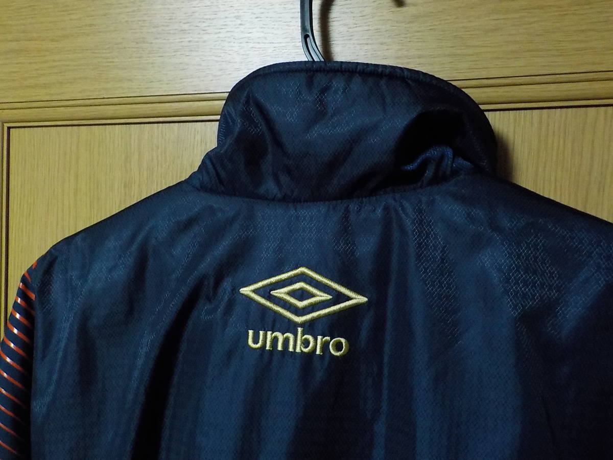 美品Umbro正規品 FC東京 【公式戦/練習用】2015 ハーフコート XO 美品Umbro正規品 FC東京 【公式戦/練習用】2015 ハーフコート XO