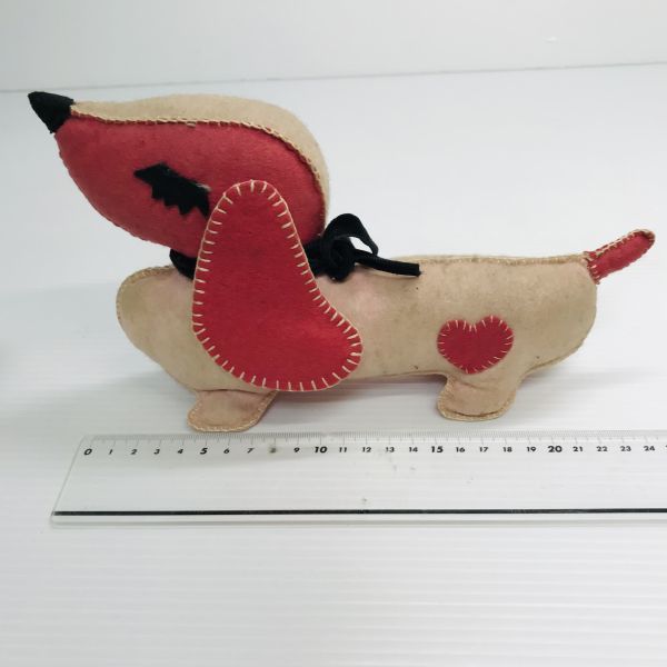 [ folkcraft goods ] hand made handicrafts felt dog interior miscellaneous goods objet d'art ornament . earth earth production Showa Retro that time thing antique Vintage 