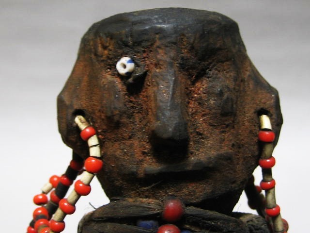 プリミティヴアート　アフリカの美術　古いケニア・キクユ族の木彫人形 木偶 アンテークビーズ＊オブジェ 祖先像　古道具坂田 　_画像10