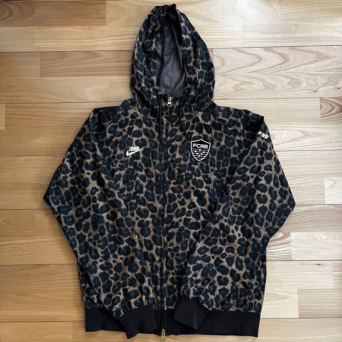 美品】FCRB × NIKE レオパード ヒョウ柄 ジャケット M|Yahoo 美品】FCRB × NIKE レオパード ヒョウ柄 ジャケット M|Yahoo