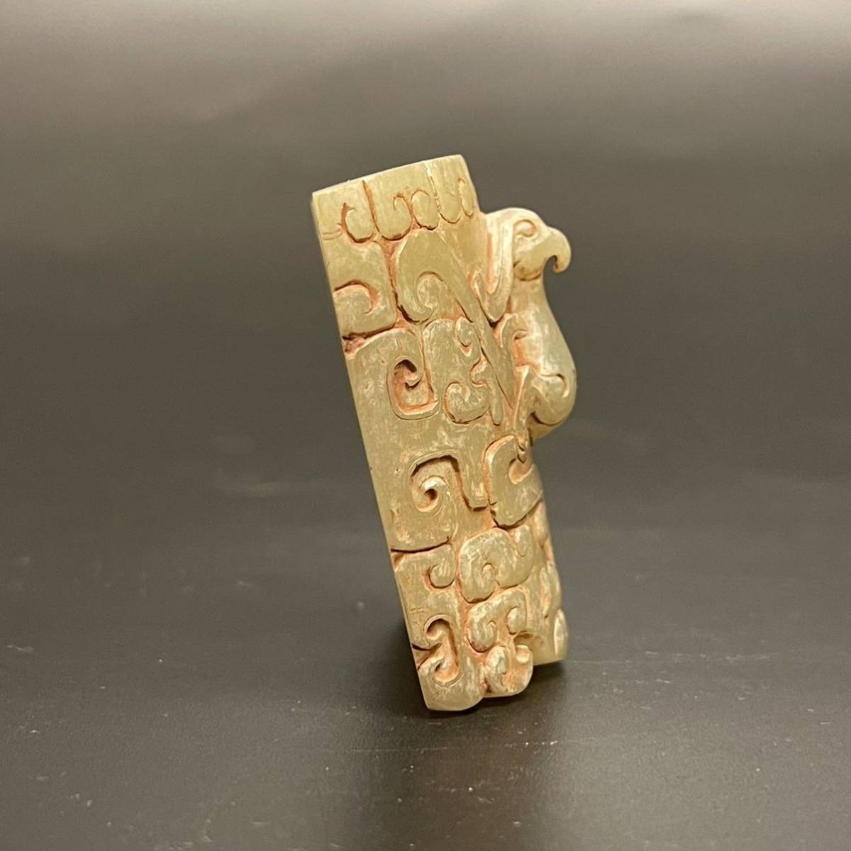 142 中国古美術 時代 玉佩 帯鉤 玉牌 帯鈎 玉石彫刻 中国古玩 唐物 古代 発掘_画像4