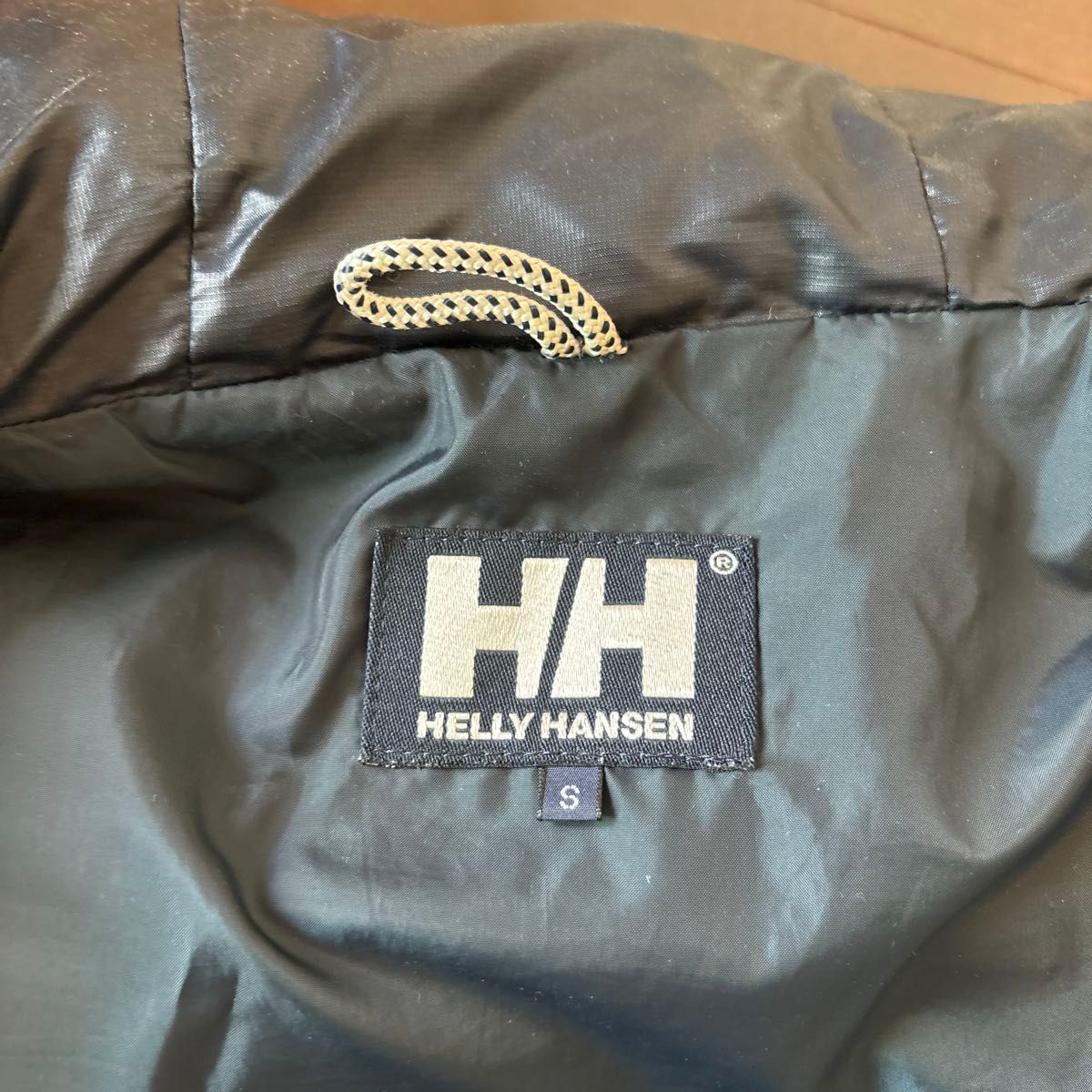 HELLY HANSEN  ダウンジャケット　レッド　S