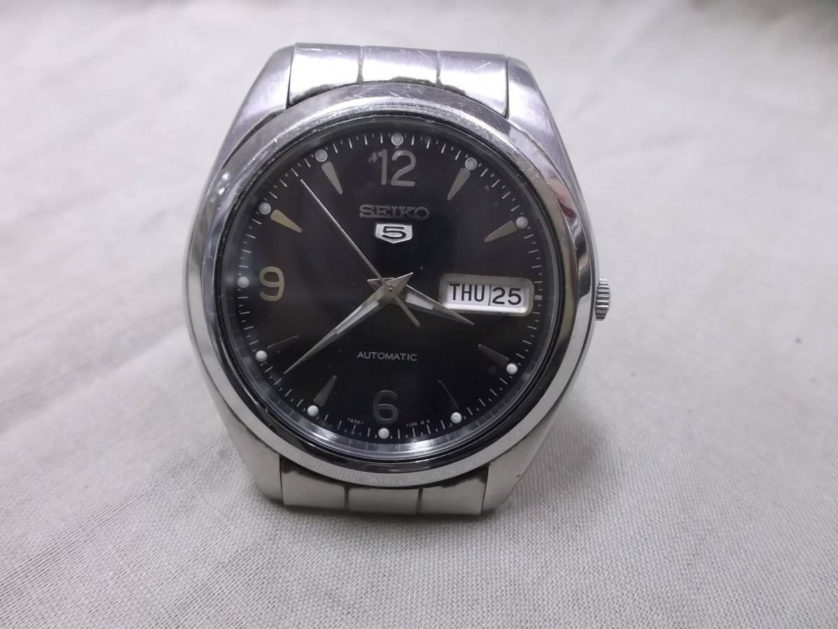 ★ジャンク品★ＳＥＩＫＯ★５★動きますが、止まります★純正ベルト付きオートマ時計★_画像1