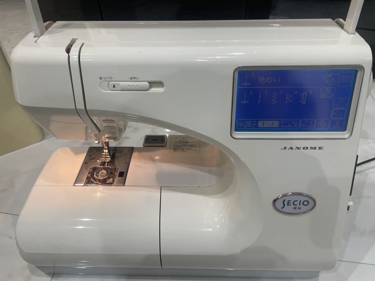 【通電OK】JANOME ジャノメ SECiO EX MODEL 9000 ミシン 付属品付き 説明書ある タッチパネル操作可 現状品_画像2