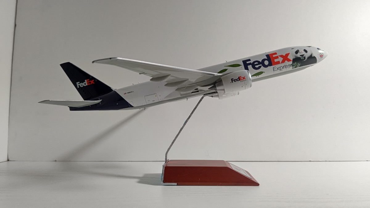 1/200 JC WINGS FedEx Express BOEING 777-200F Panda Model_画像5