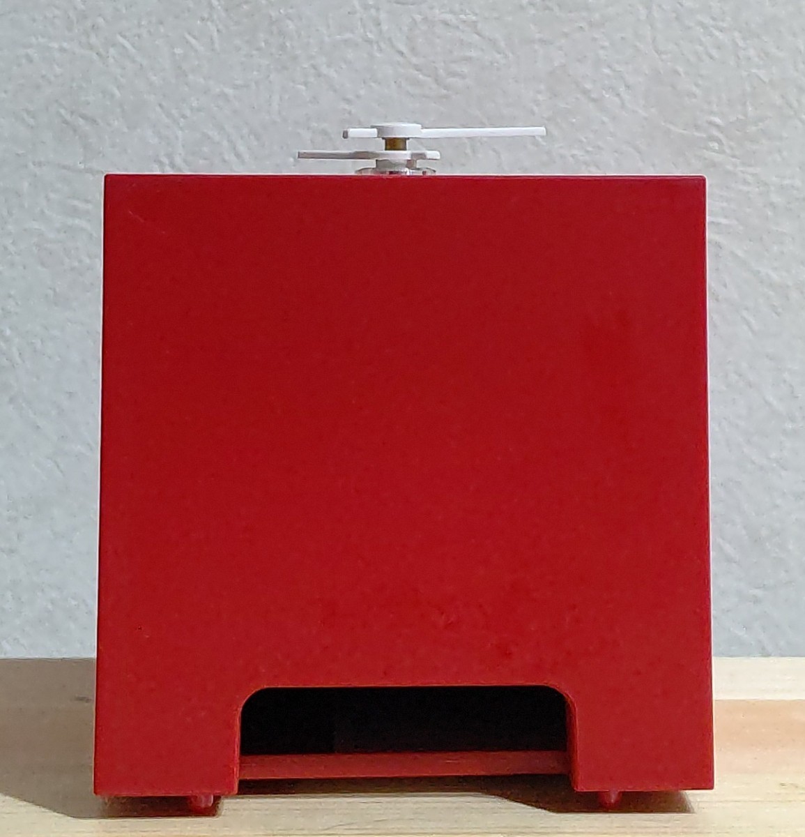 無印良品 MUJI 鳩時計 置時計/掛け時計 レンガ色 限定色 Cuckoo 無印良品 MUJI 鳩時計 置時計/掛け時計 レンガ色 限定色 Cuckoo
