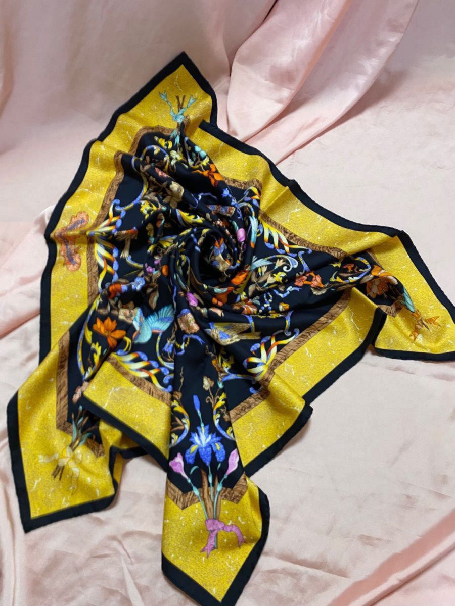 美品 エルメス スカーフ シルク イエロー ブラック 花柄 美品 エルメス スカーフ シルク イエロー ブラック 花柄