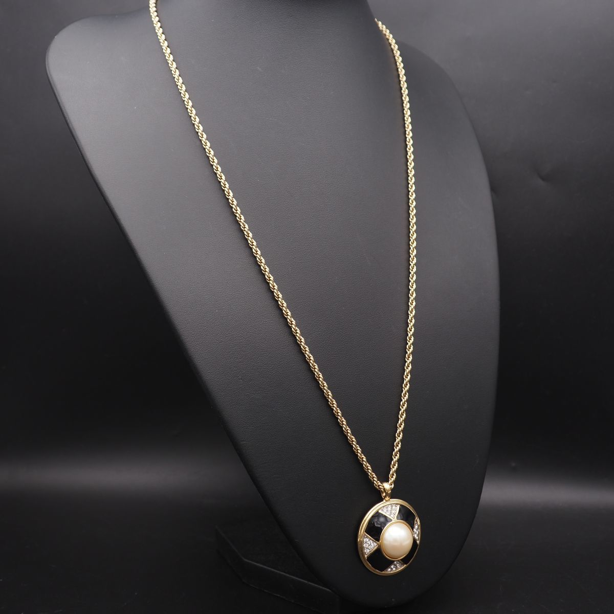 J522 Guy Laroche ギラロッシュ ペンダント ネックレス フェイク J522 Guy Laroche ギラロッシュ ペンダント ネックレス フェイク