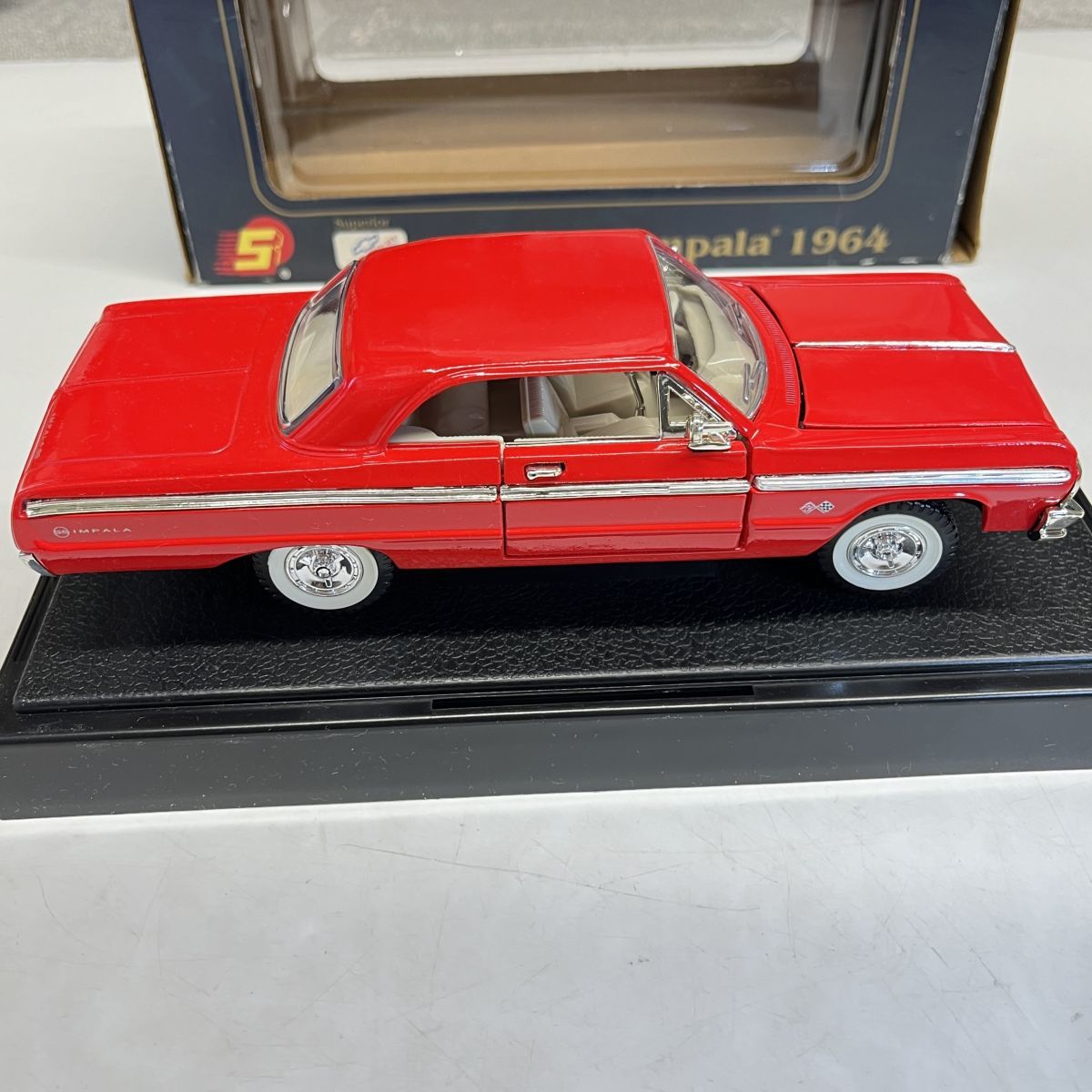 CHEVROLET シボレー インパラ フィギュア ミニカー IMPALA SS 1964 12cmx26.5cm 10cm 558701W 櫻D1205-38_画像4