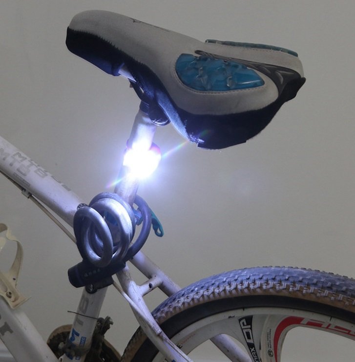 自転車ライト ブラック シリコン 小型ライト 自転車用ライト ミニ シンプル 防水 ハンドル LEDライト 懐中電灯 定形外郵便_画像5