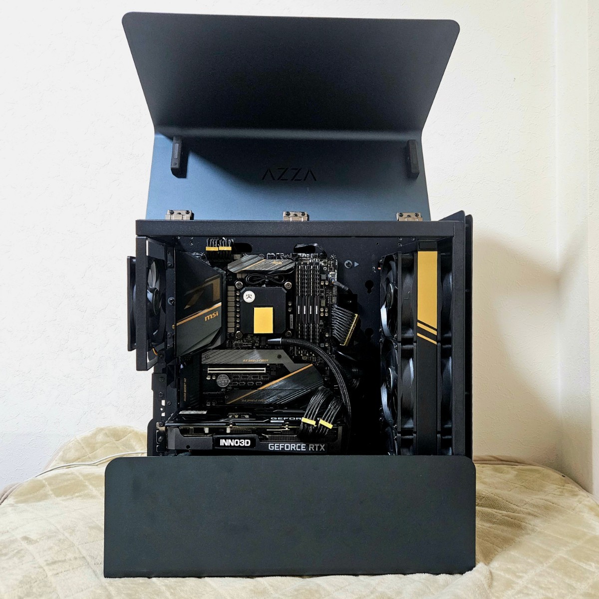 付属品多数あり】Black and Gold 自作ゲーミングPC 黒金仕上げ i7 