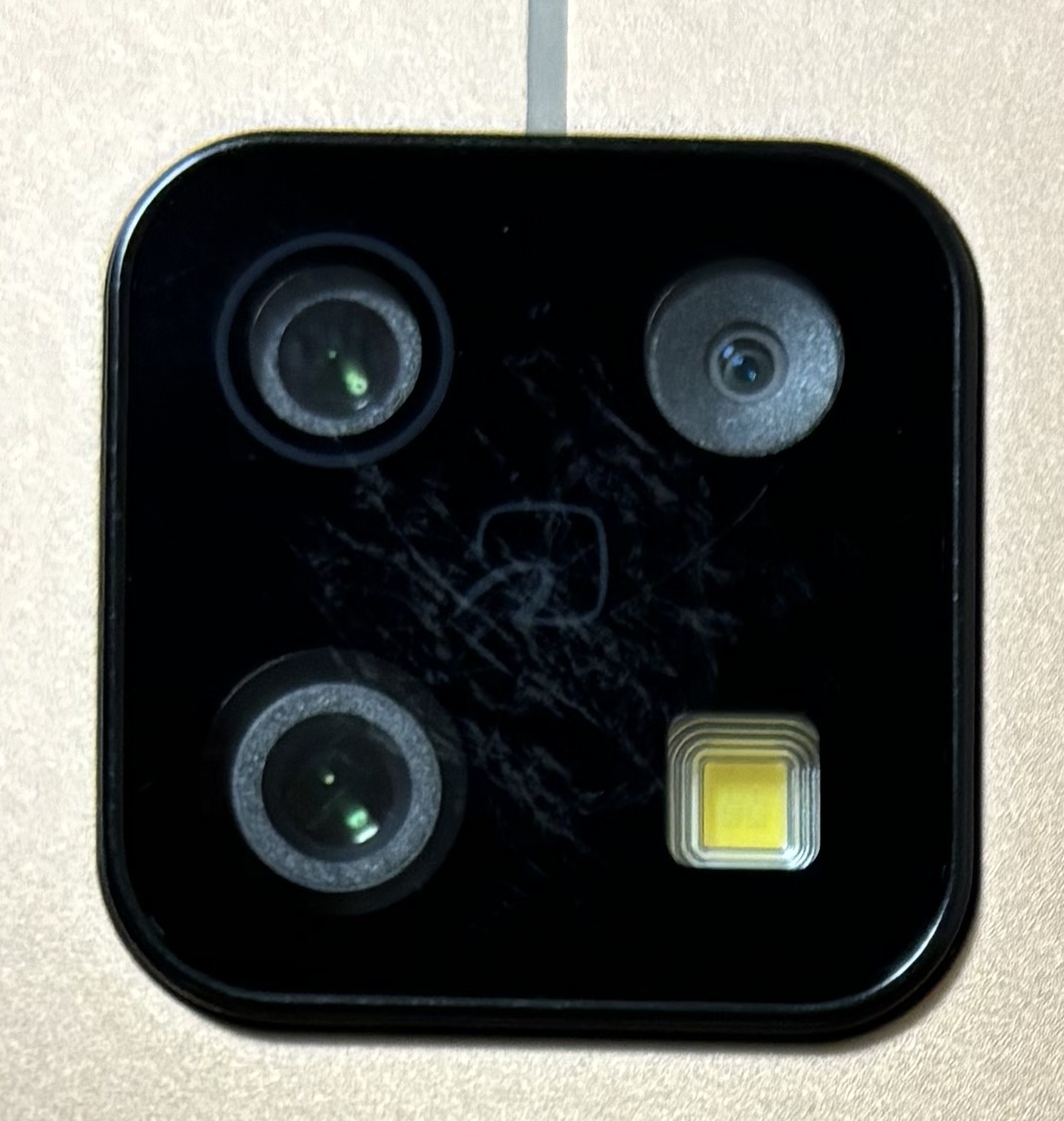1円〜★AQUOS sense6 SH-M19（4GB/64GB）SIMフリー ライトカッパー_細かな擦り傷、写真に異常はないよう