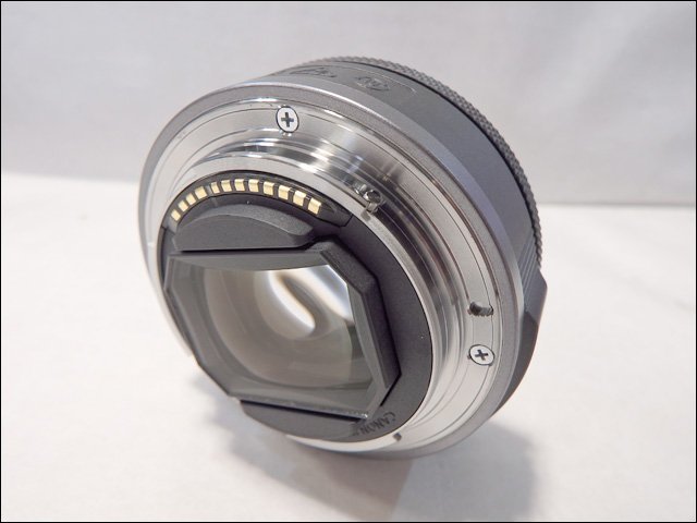 美品 Canon/キャノン◆RF28mm F2.8 STM/パンケーキレンズ◆単焦点レンズ フルサイズ対応 小型 高画質モデル_画像5