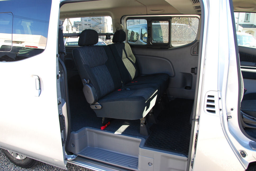 NV350　キャラバン　ディーゼル　4WD　軽油　5ドア　プレミアムGX　ナビ　ETC　5.4万km 予備検査付き！！_画像7