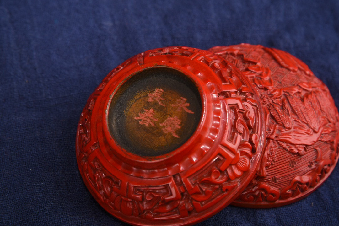 日本売り ▽鴻▽漆器漆彫 剔紅 山水紋 粉盒 置物 古賞物 中国古玩 中国古美術