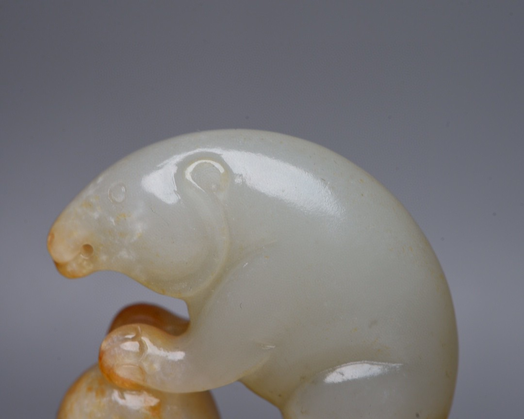 ▽鴻▽ 和田玉製 細密彫 小熊送寶 置物 古賞物 中国古玩 中国古美術_画像5