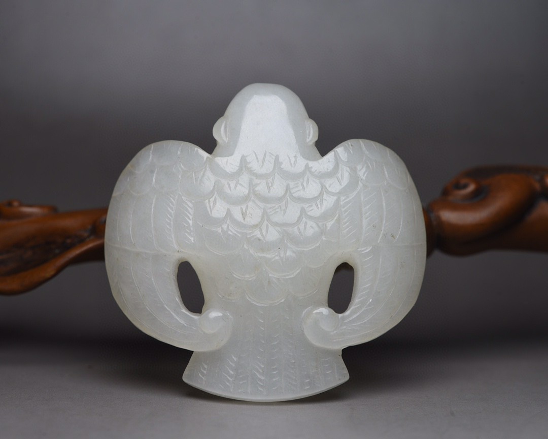 ▽鴻▽ 和田玉製 細密彫 神鷹 置物 古賞物 中国古玩 中国古美術