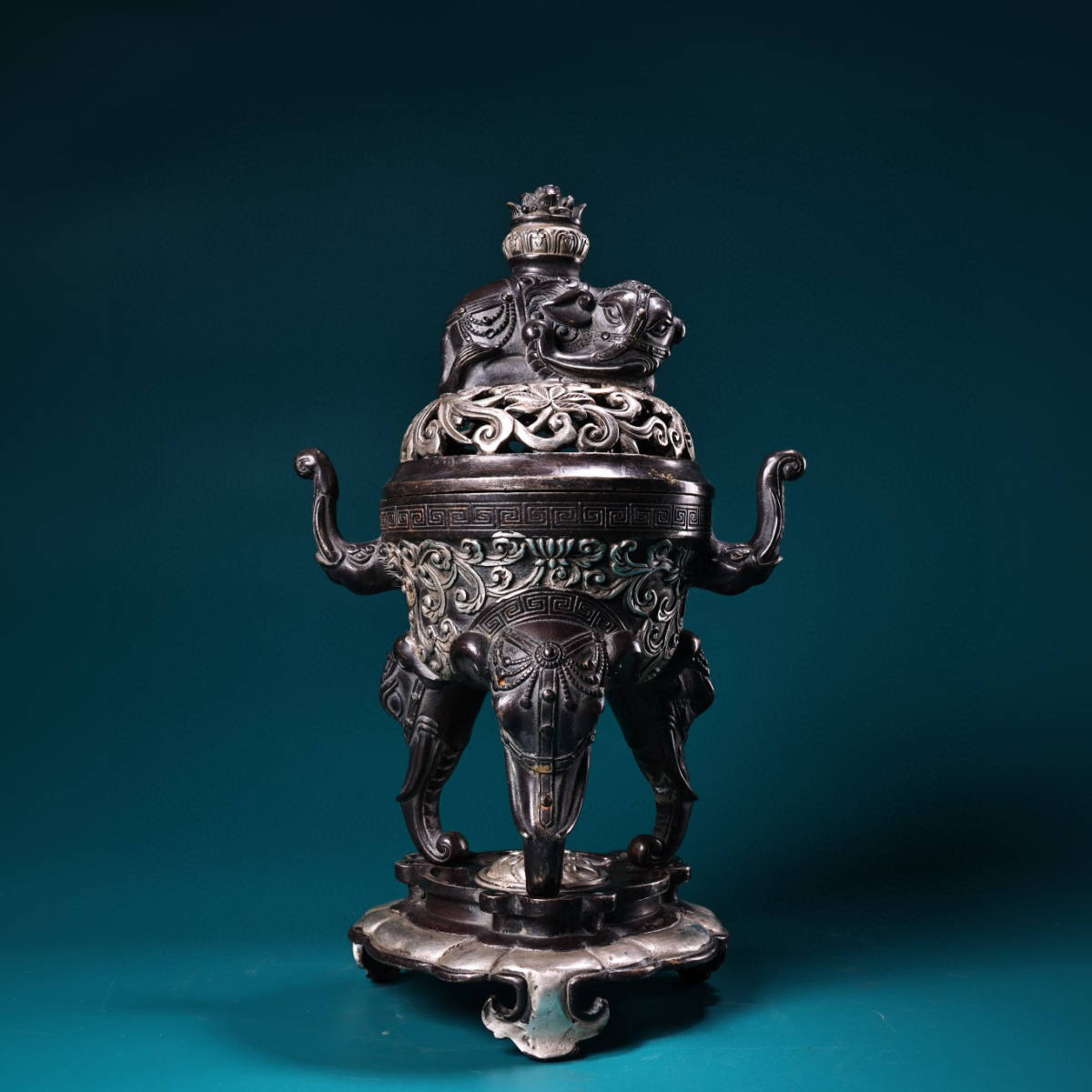 ▽鴻▽ 銅製 銀鍍 萬象紋 雙耳三足熏香炉 置物 古賞物 中国古玩 中国古美術