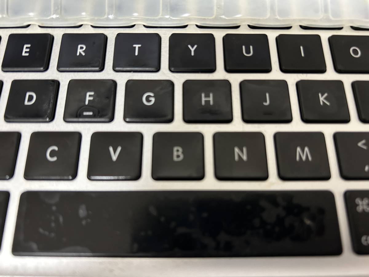 【要商品説明確認】MacBook Air (13-inch, 2017) USキーボード 充電アダプタ付き シリコンキーボードカバー付き(汚れあり)_画像6