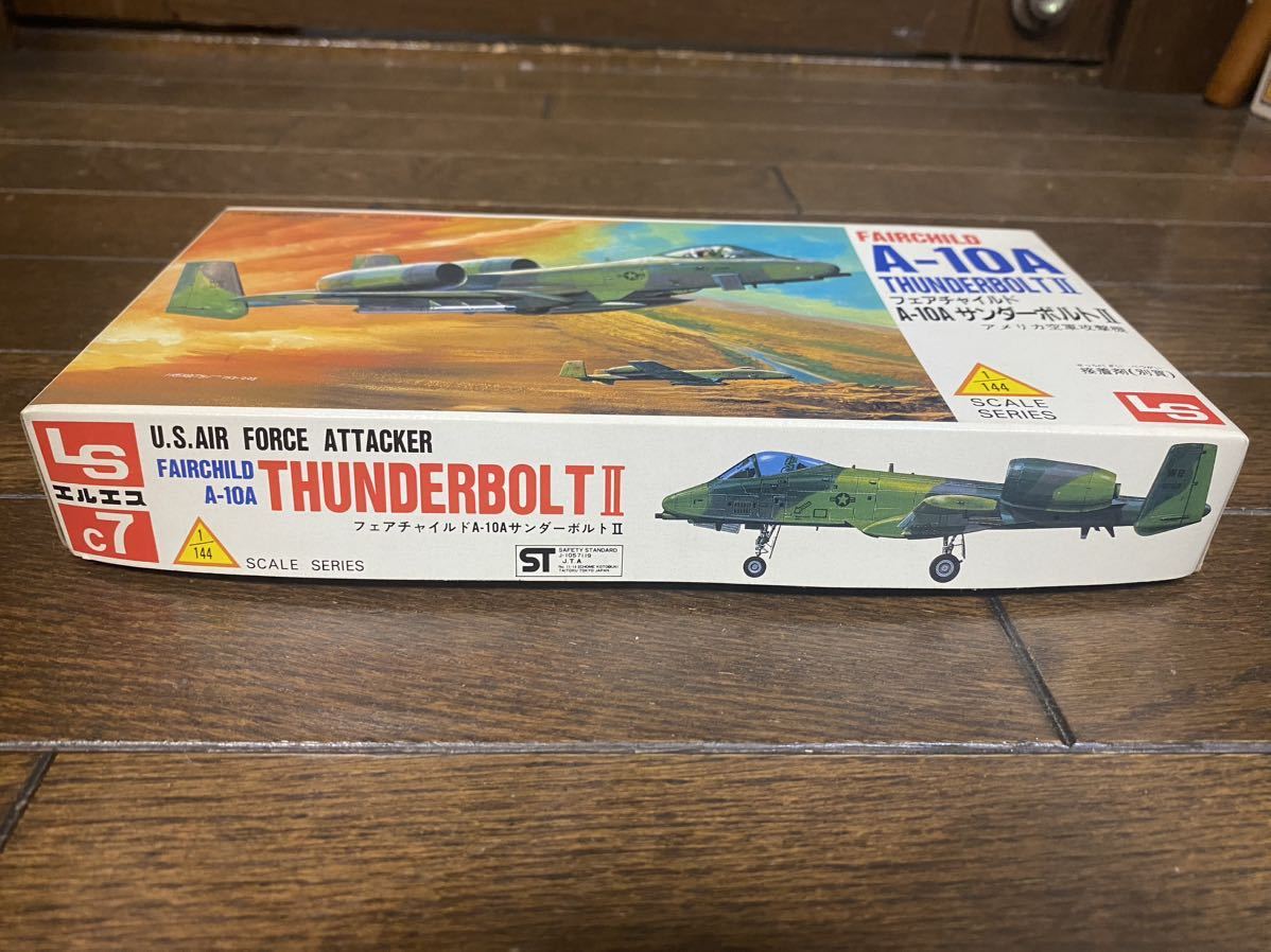 LS エルエス 1/144 FAIRCHILD A-10A THUNDERBOLTⅡ フェアチャイルド サンダーボルトⅡ プラモデル ジャンク品_画像2