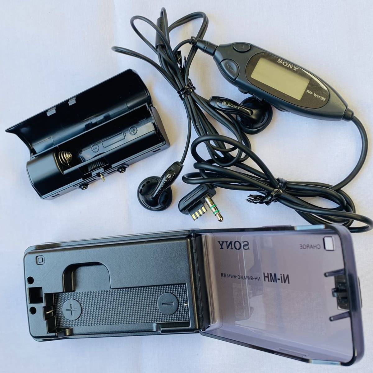 美品】SONY ソニー 15周年記念モデル WALKMAN カセット 美品】SONY ソニー 15周年記念モデル WALKMAN カセット