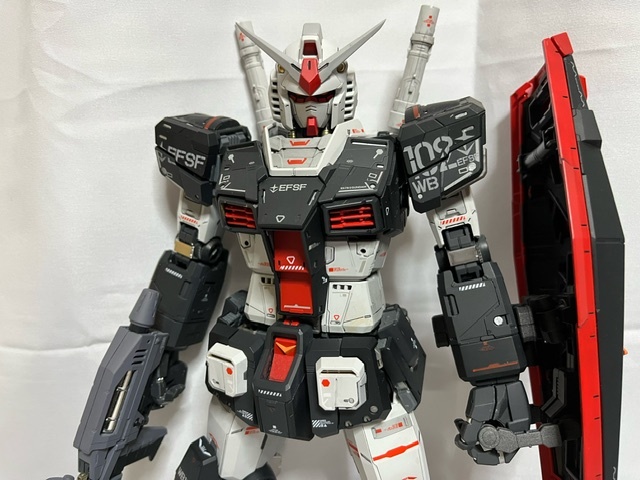 パーフェクトグレード　ＰＧ ＵＮＬＥＡＳＨＥＤ　1/60 　ガンダム　プロトタイプカラー　塗装済み完成品　044　バンダイ　アンリーシュド_画像1