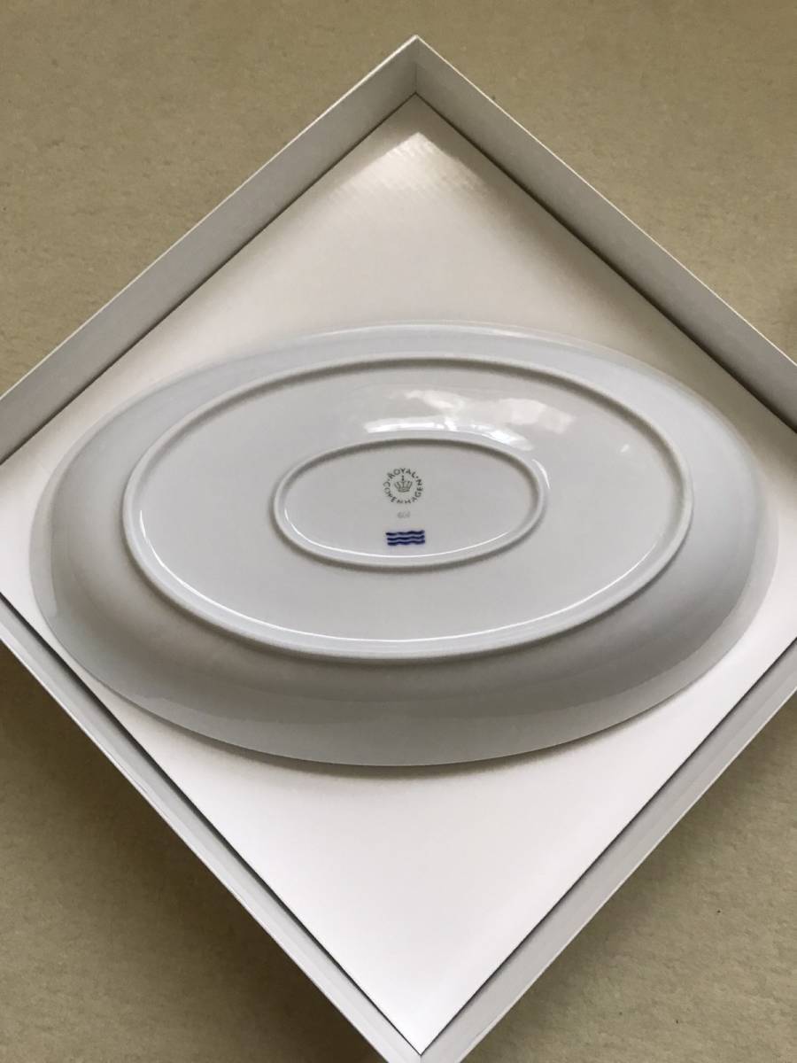 未使用☆ロイヤルコペンハーゲン ホワイトパルメッテ オーバル ディッシュ プレート 楕円 白皿 新品 ROYAL COPENHAGENの画像3
