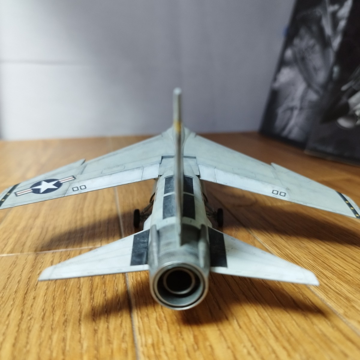 アカデミー 1/72 F-8E クルセイダー 完成品_画像6