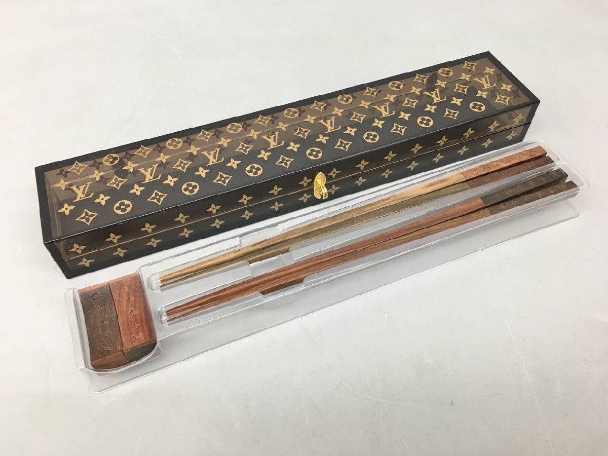 ルイヴィトン LOUIS VUITTON ペア 箸・箸置き モノグラムバゲット チョップスティックセット M99171 25周年記念 非売品 未使用 2311LS324