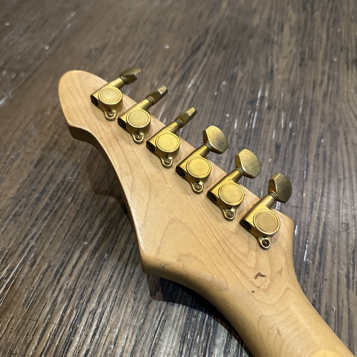 AriaProII Magna series Electric Guitar アリア -z722 楽器、器材 AriaProII Magna series Electric Guitar アリア -z722 楽器、器材