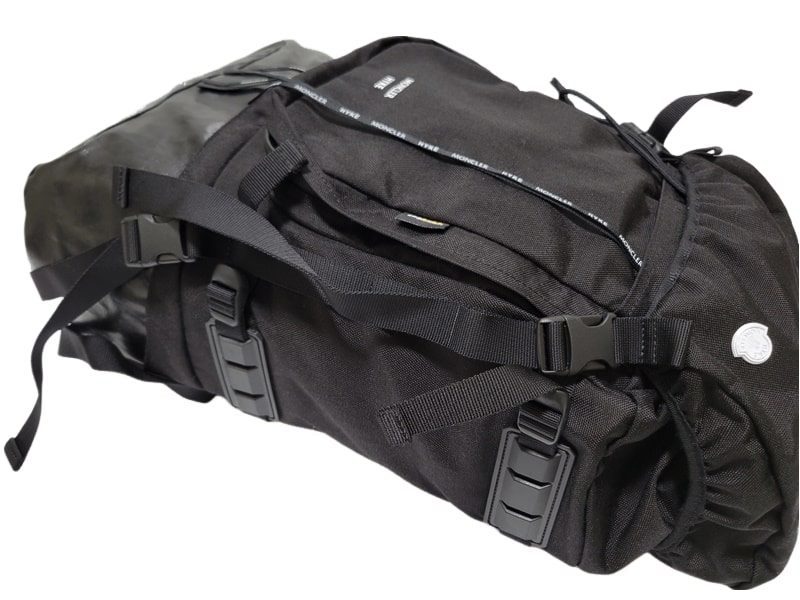 本物新品モンクレールMONCLER GENIUS HYKE 両ブランドのセンスと技術が詰まったハイテク武装 全天候型対応リュック バッグ バックパック  黒