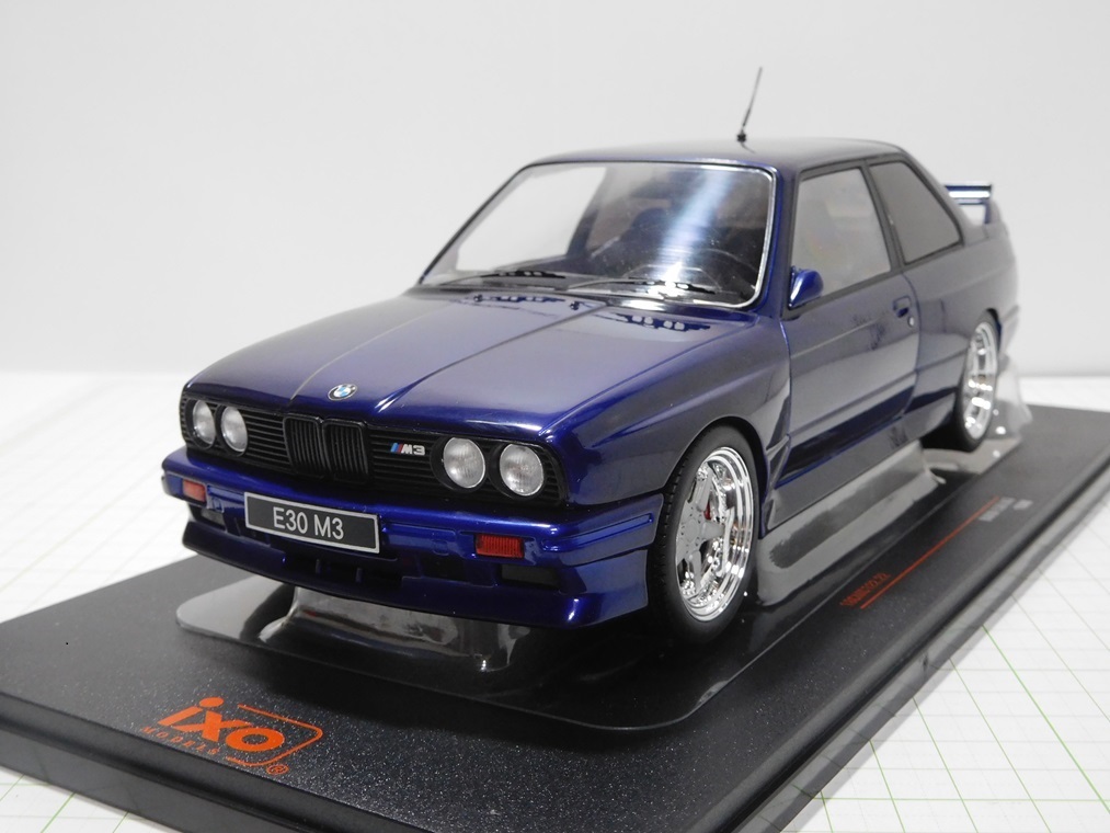 * Ixo 1/18 BMW M3(E30) 1989 металлик голубой 