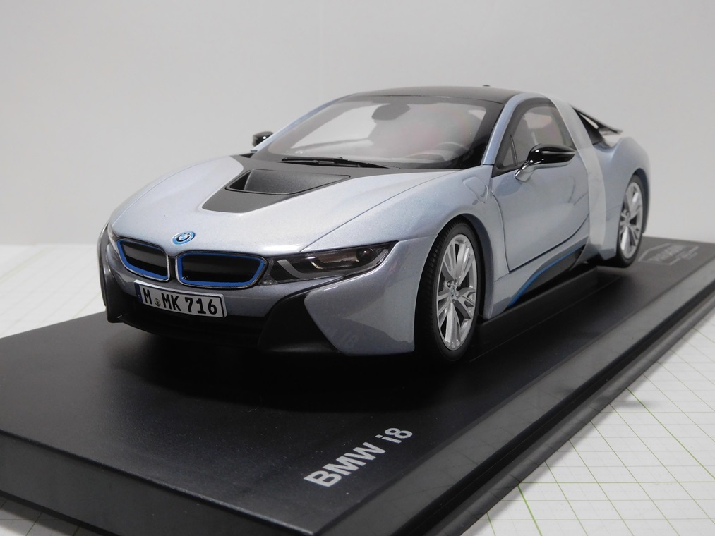 ◎パラゴン 1/18 BMW i8