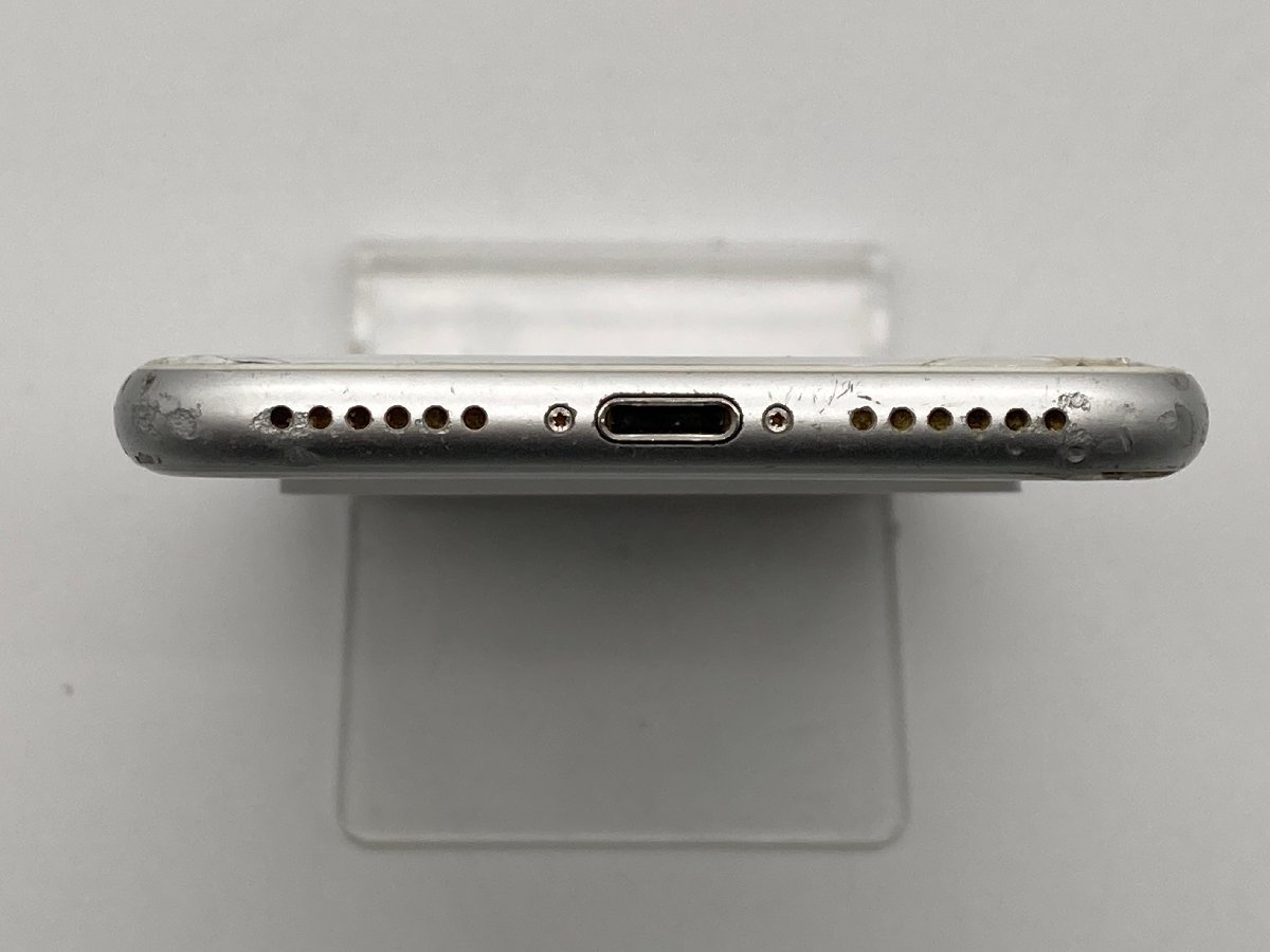 【中古・ジャンク】液晶画面割れ 背面パネル割れ 打痕 Apple iPhone 8 64GB au解除版SIMフリー シルバー NW利用制限〇 本体 A-62912_画像7