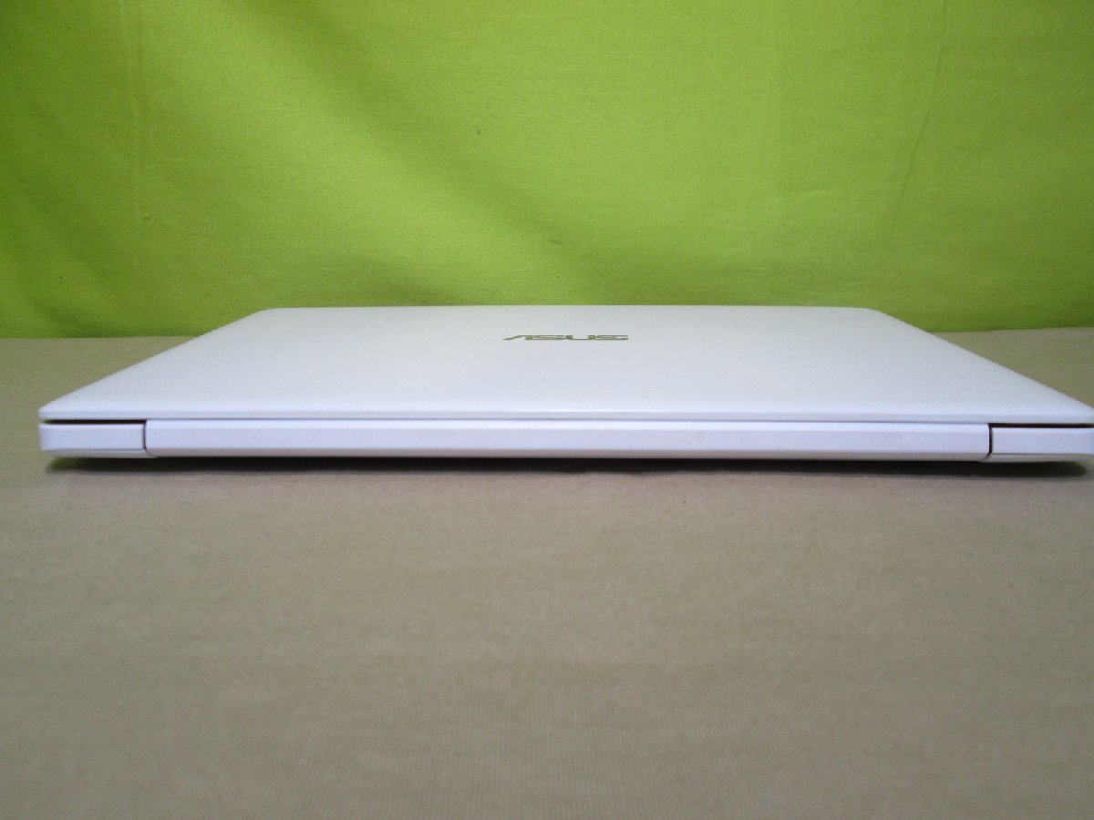 ASUS VivoBook E203NA-464W【Celeron N3350 1.1GHz】 電源投入可 ジャンク　送料無料 1円～ [87554]_画像6