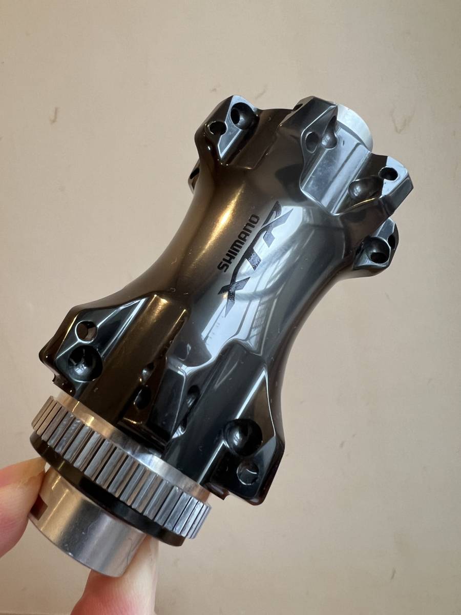 送料無料 XTR WH-M9020 フロントハブ 28h 15 × 100 スルー - ハブ 送料無料 XTR WH-M9020 フロントハブ 28h 15 × 100 スルー - ハブ