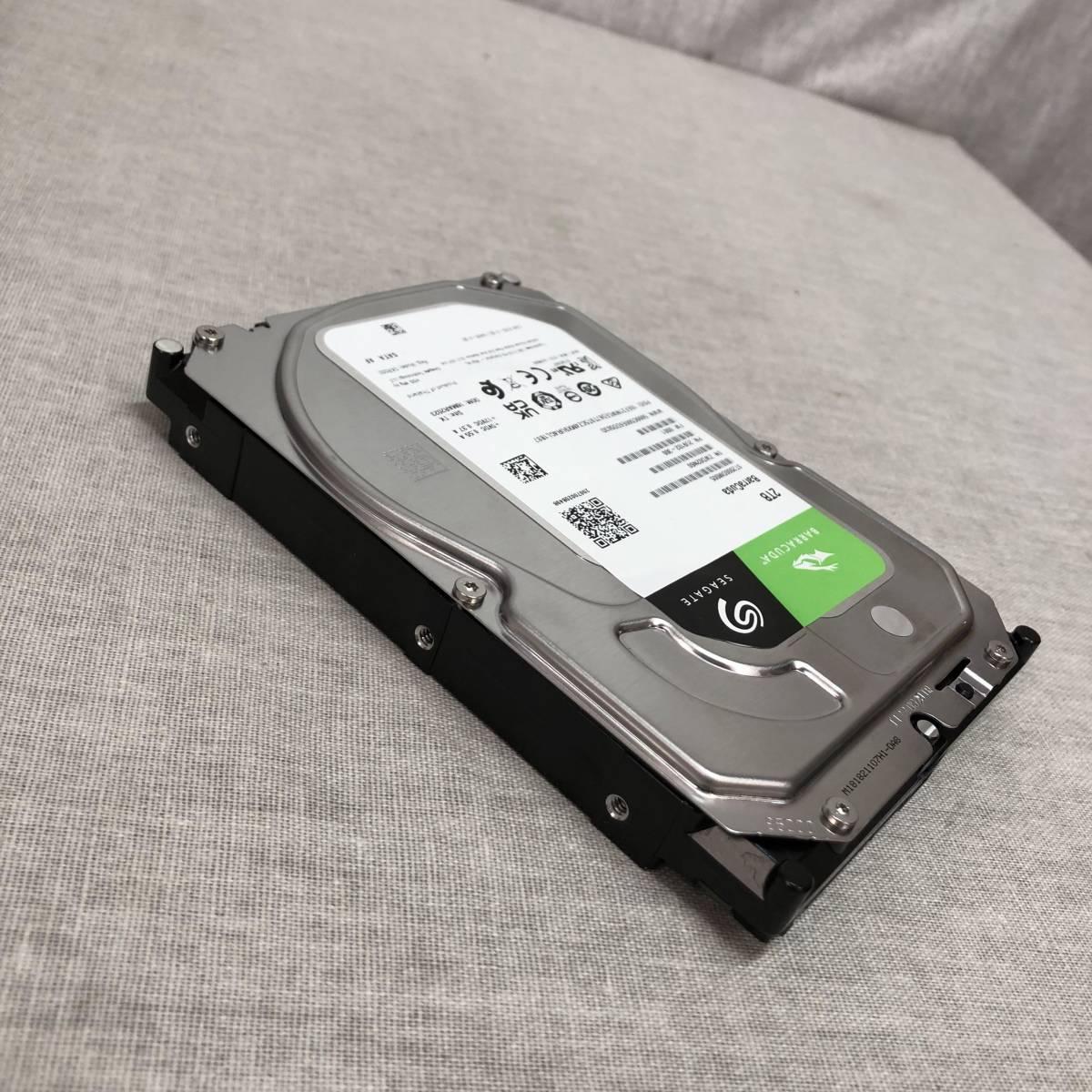 Seagate BarraCuda 3.5" 2TB 内蔵ハードディスク HDD 6Gb/s 256MB 5400rpm ST2000DM005_画像6