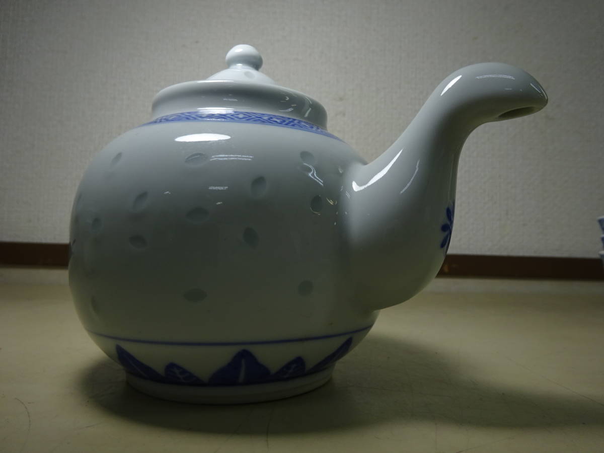 京都8☆景徳鎮製 煎茶道具セット 染付 蛍 菊図 急須×1/茶碗2サイズ12客 計13点まとめて 美品　_画像6