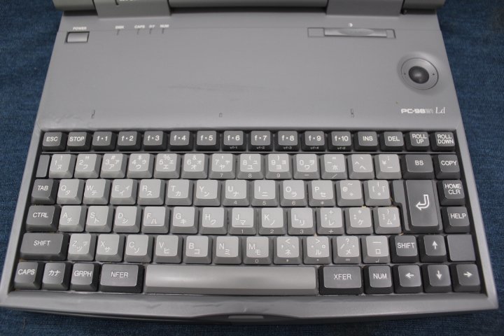 ○NEC ノートパソコン　PC98 NOTE LIGHT(98ノートライト) 【ジャンク扱い】レトロ 古いパソコン PC-9801NL/Pc-9821Ld_画像4