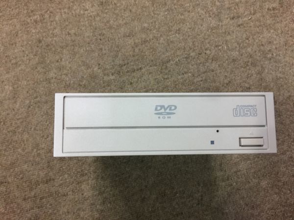 1.パソコン部品　 DVD HL DH40N DVD-ROM ドライブ　　　BO352B_画像1