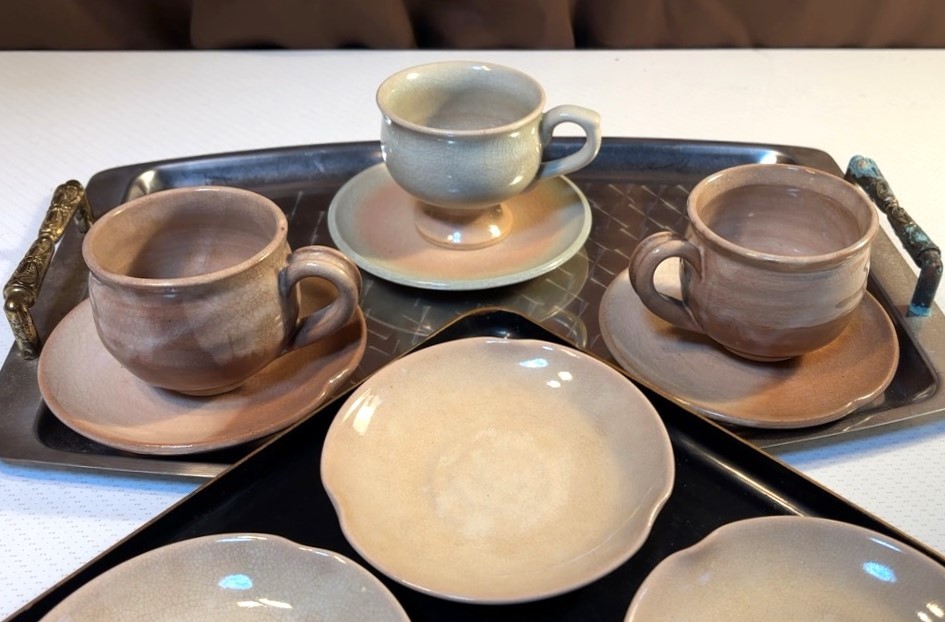 ■47 萩焼 コーヒーカップ＆ソーサー[天鵬…ペア][大平山…1] 3客セット & 小皿4枚 まとめて_画像2