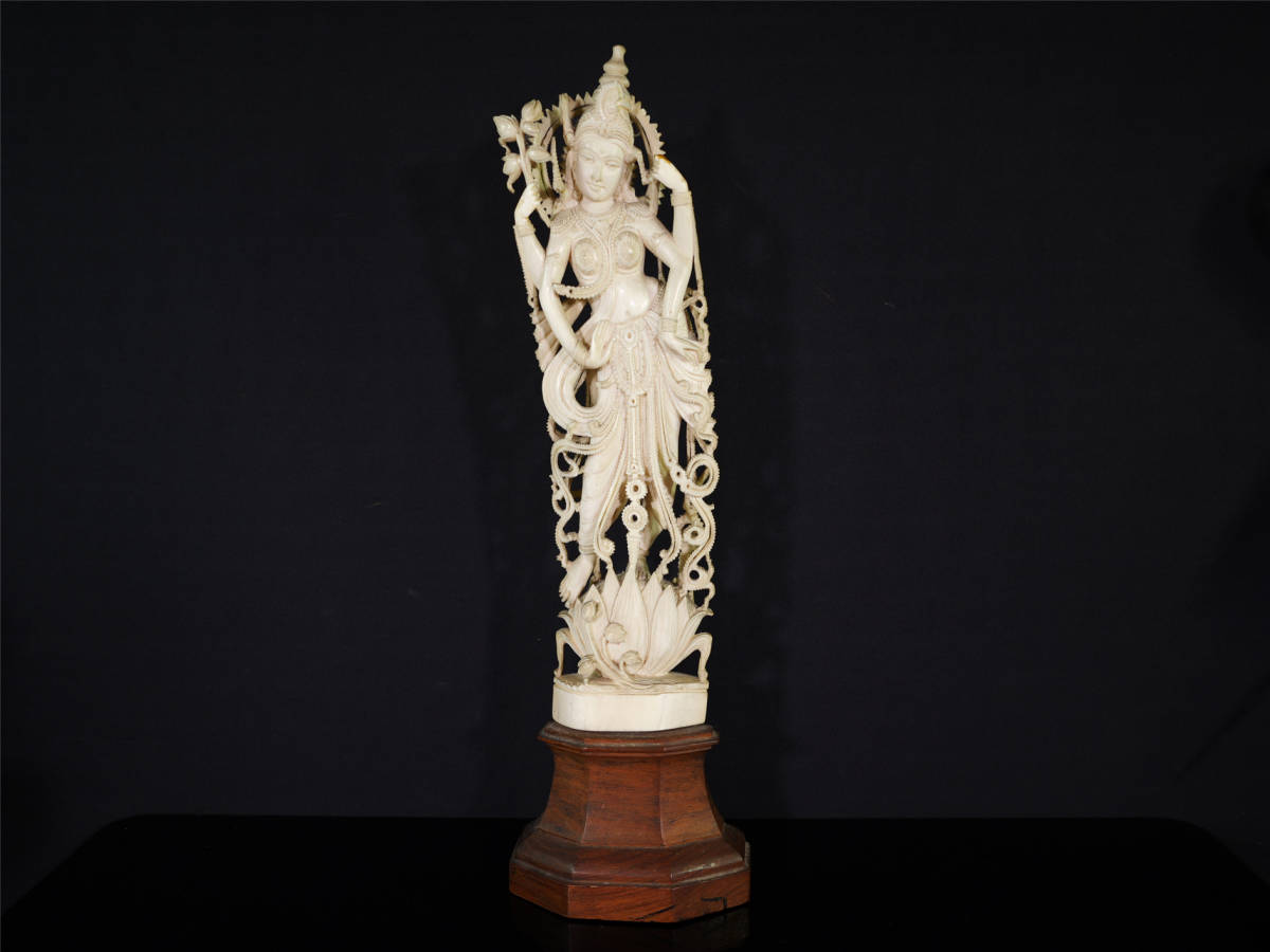 白材 天然素材 細密彫刻　置物 細工彫刻 仏像 東洋彫刻 　インドの神様 　天然材質_画像1