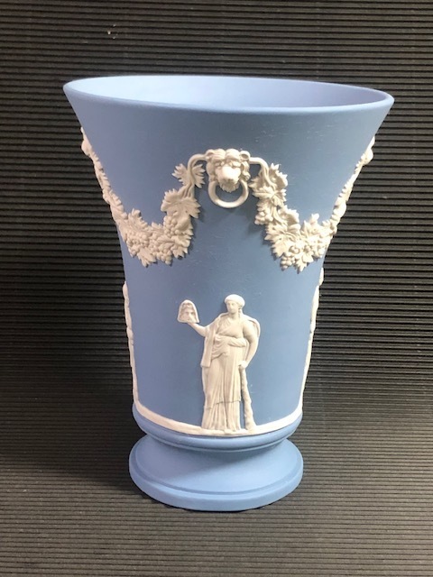 ◎ウェッジウッド 3色ジャスパー 綺麗な大口花瓶 「4女神と4ライオン頭」◎z52_画像4