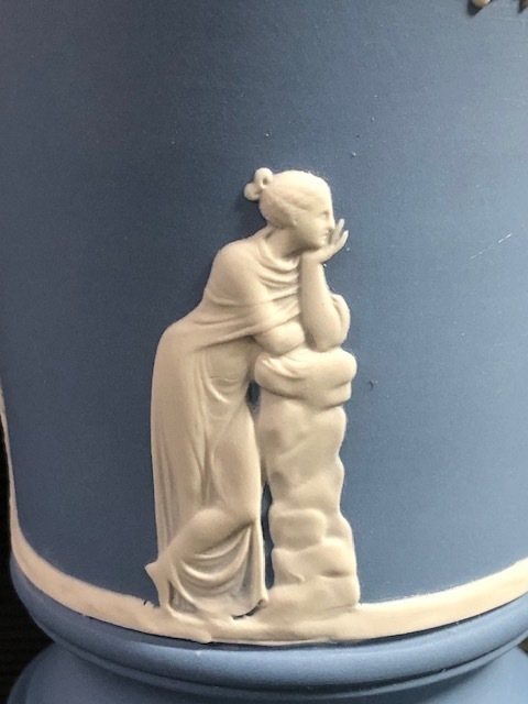◎ウェッジウッド 3色ジャスパー 綺麗な大口花瓶 「4女神と4ライオン頭」◎z52_画像9
